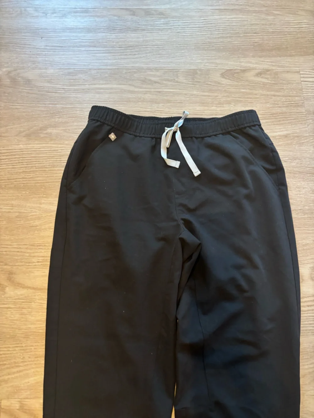 Figs Men’s Black Drawstring Jogger Pants Size Medium - Picture 2 of 9